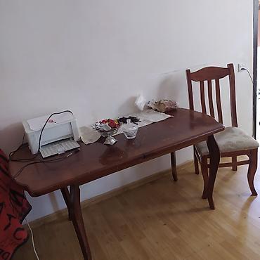 ustullar: LG televizor və TV stendi + taxta masa və stul desti stol 100 AZN — 2