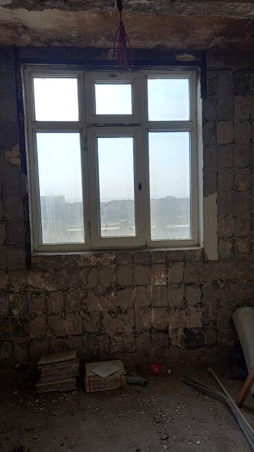Məhəccərlər: İşlənmiş İkiqat şüşə paketi Plastik pəncərə, Еni: 145 sm, Uzunluğu: 160 sm