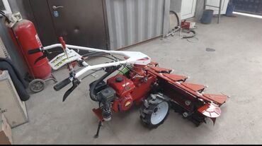 Дизельные мотоблоки: Мотоблок с бензиновым двигателем, предназначенный для обработки — 6