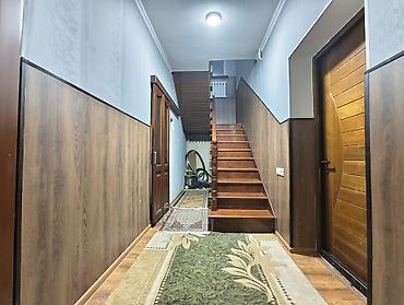 Долгосрочная аренда домов: Сдаётся в аренду двухэтажный дом под бизнес. с большим участком — 10