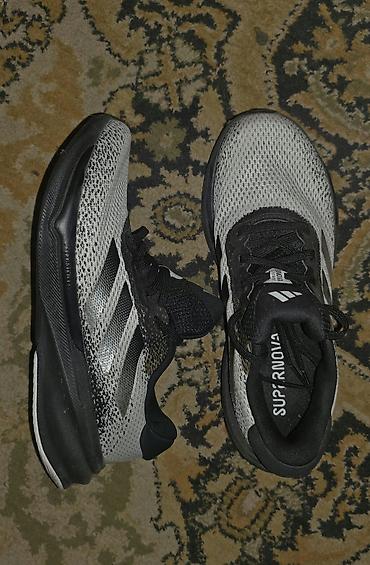 Мужские кроссовки, 39.5, Adidas, Новый, цвет - Серый at lalafo.kg Мужские кроссовки, 39.5, Adidas, Новый, цвет - Серый