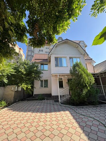 дом в кызыл суу: 215 кв. м, 10 бөлмө, Жылытылган, Жылуу пол, Брондолгон эшиктер