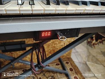 24 luk desna: Korg Pa50 sadədir USB emulatorla (fleşkartla) işləyir. Disketlə olan — 4