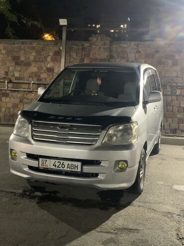 corolla runx: Toyota Noah: 2003 г., 2 л, Автомат, Бензин, Вэн/Минивэн