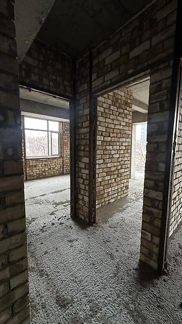 Продажа помещений свободного назначения: Продается квартира в строящемся доме (каркас-монолит, кирпичное — 5