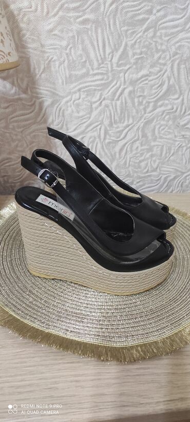 garda shoes: Размер: 35.5, цвет - Черный, Б/у