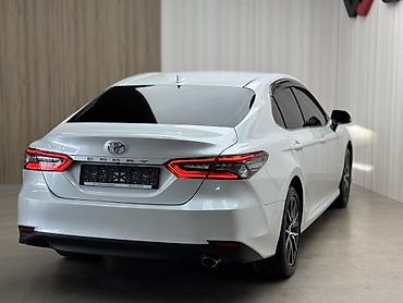 Toyota Camry: 2024 г., 2.5 л, Бензин, Седан — 7