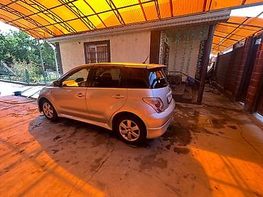e klass: Toyota Ist: 2003 г., 1.5 л, Автомат, Бензин, Седан — 5