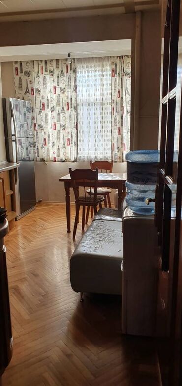 Uzunmüddətli kirayə mənzillər: 5 mərtəbəli daş binada (köhnə tikili) mənzil icarə verilir. H.Cavid — 8