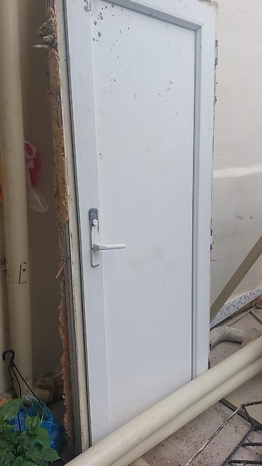 tolet: Ağ rəngli plastik giriş/qapı dəsti - Material: PVC (plastik) panel və — 1