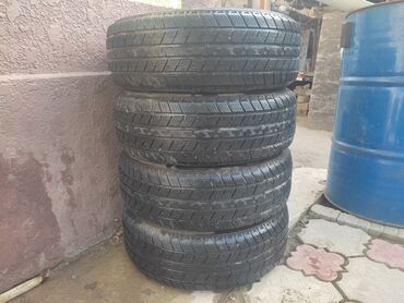 Шины: Шины 215 / 65 / R 15, Зима, Б/у, Комплект, Легковые, Китай, Roadshine