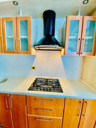 Uzunmüddətli kirayə mənzillər: Nərimanov metrosu yaxınlığında,18 mərtəbənin,15-ci mərtəbəsində,3 otaq — 16