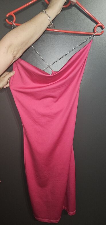 haljine za punije žene: Haljina sa lancima