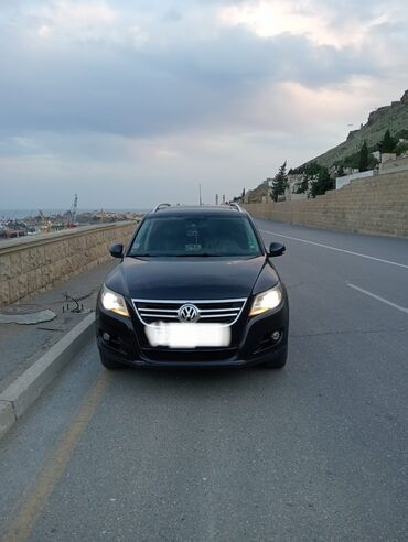 Volkswagen Tiguan: 2 l | 2011 il Krossover