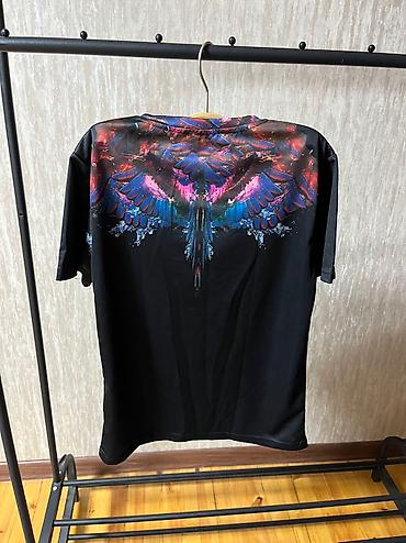 форма футболный: Продаю футболку marcelo burlon и поло сакура. Футболка 300 сом, поло — 2