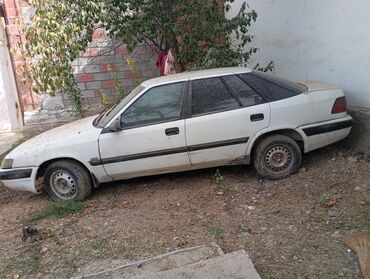 Daewoo Nexia: 1994 г., Седан