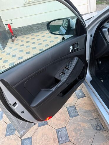 Kia: Kia K5: 2011 г., 2 л, Автомат, Газ, Седан — 10