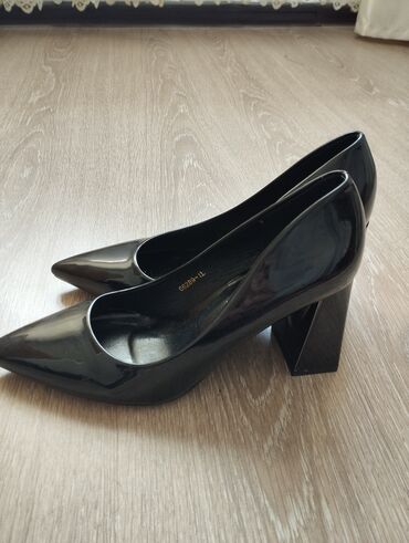 черные туфли на каблуке: Туфли 39, цвет - Черный