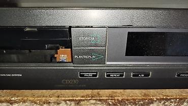 Другая аудиотехника: CD-проигрыватель Philips CD230 крышки нету, полностью рабочий. - Тип — 4