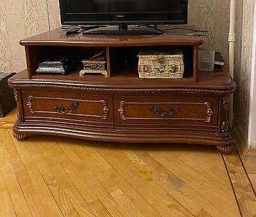 TV altlığı: Klassik üslubda TV tumbası / mediakonsole - Material: Möhkəm ağac — 1