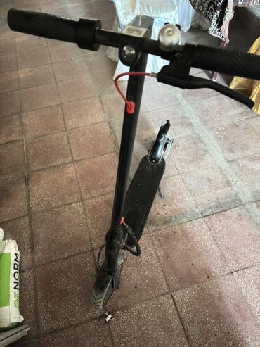 Elektrikli samokatlar: İşlənmiş Elektrik samokat 10", 251 - 350 Vt, 26 - 35 km/s, Ünvandan götürmə — 4