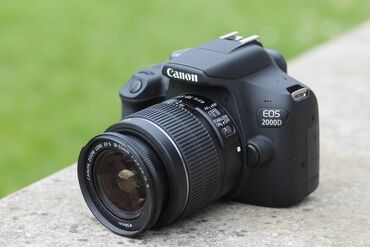 Fotokameralar: Canon EOS 2000D DSLR fotoaparat + EF-S 18-55mm IS II obyektiv - 24.1