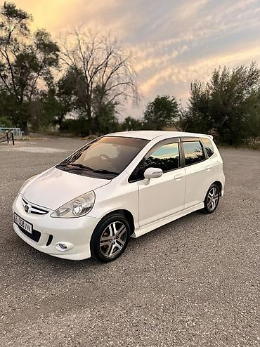 Honda: Honda Fit: 2004 г., 1.5 л, Автомат, Бензин, Хэтчбэк at lalafo.kg — 1 Honda: Honda Fit: 2004 г., 1.5 л, Автомат, Бензин, Хэтчбэк — 1