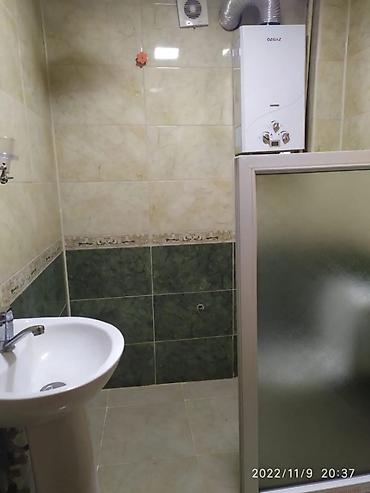 bakida kreditle evler: Kirayə üçün tam mebelli 2 otaqlı mənzil - Geniş və işıqlı zal/yataq — 7