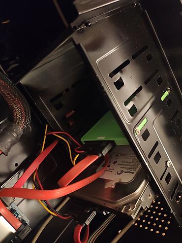 Masaüstü kompüterlər və iş stansiyaları: Xüsusiyyətləri: Ana plata-Gigabyte GA H61M-S1 DDR3 Processor-Intel — 8