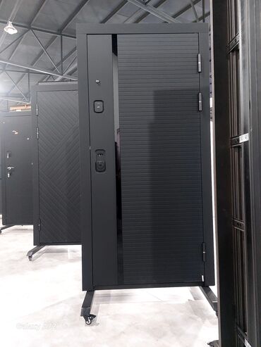 Giriş qapıları: Dəmir giriş qapıları – müasir dizayn və gücləndirilmiş təhlükəsizlik — 15