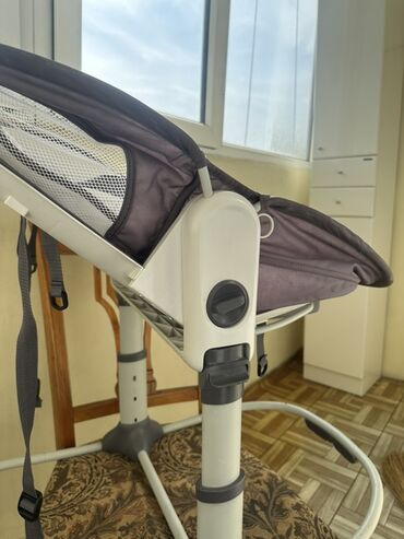 детская кроватка с люлькой и балдахинами: Детский шезлонг-качалка на высокой раме - Универсальная