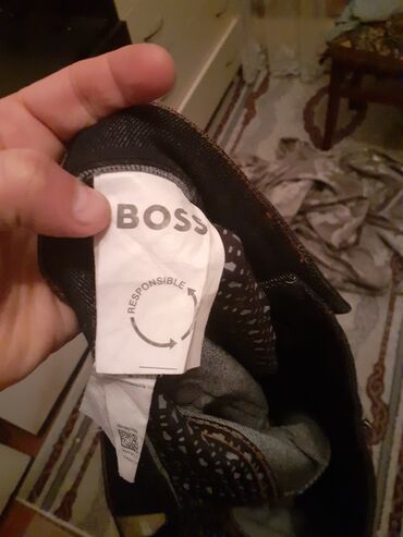 Cinslər: Cins şalvar, Hugo Boss — 6