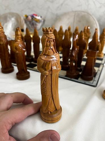 Şahmatlar: Şahmat həvəskarlarına ideal şahmat daşları . Təmiz taxdadan əllə — 7