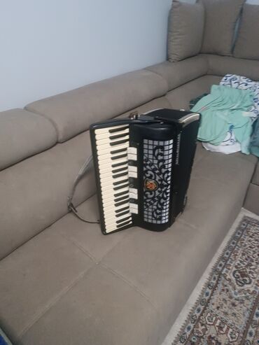 Аккордеоны: Аккордеон Weltmeister - Клавиатурная гармоника (правая рука — — 6