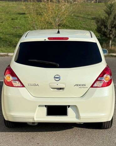 Nissan: Nissan Tiida: 1.5 l | 2011 il Hetçbek — 2