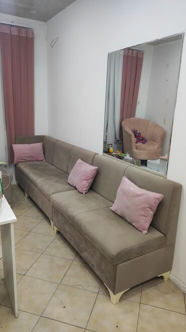 Divan, İşlənmiş, Açılan, Bazasız, Çatdırılma yoxdur