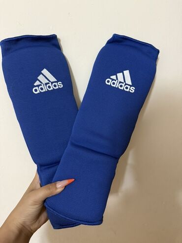 Əlcəklər: Boks və fitnes dəsti Dəst tərkibi: - Venum markalı boks əlcəkləri — 7