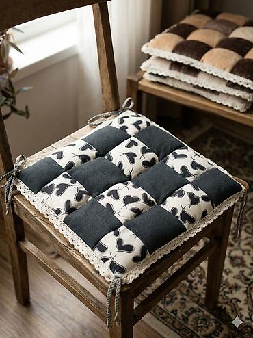 Подушки: Отургуч үчүн жумшак төшөкчө (Сидушка) ​ ​Дизайны: Классикалык "шахмат" — 1