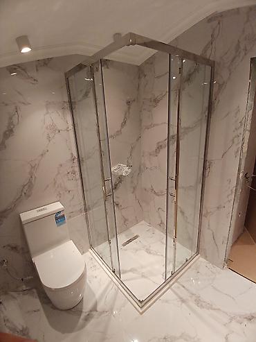 Duş kabinaları, arakəsmələr: Yeni Arakəsmə, Künc üçün, Ödənişli çatdırılma — 19
