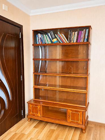 kitap refi: 8 ədəd kitab rəfi. Bir ədədi 10 manat!!!!! İdeal vəziyyətdə. hal — 1
