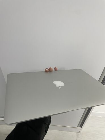 Ноутбуки и нетбуки: MacBook Air продаю