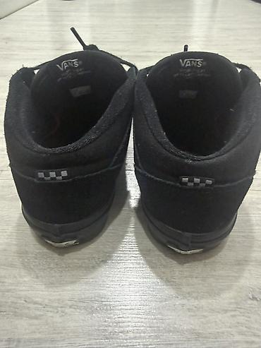 yeezy foam: Мужские кроссовки, 41, Vans, Б/у, цвет - Черный, Самовывоз — 1