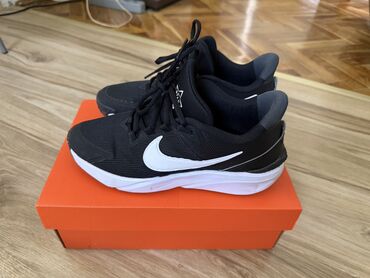 nike ljubicaste patike: Nike, 38.5, bоја - Crna
