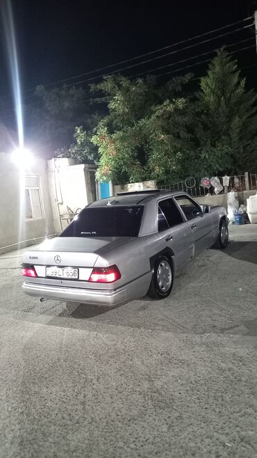 Mercedes-Benz W124: 2 l | 1992 il Sedan