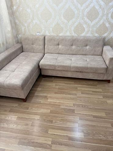 Divan satılır 230₼. Açılır bazası var.Ünvan Masazır qurtuluş