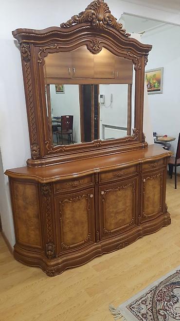 Kamot satılır Qiymet 200 azn.Ünvan Şamaxinka(5949) Elmira x