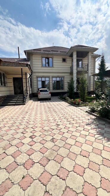 дом ж м ак бата: 280 м², 7 комнат, Утепленный, Теплый пол, Бронированные двери