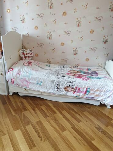 Qız üçün, Çarpayı, Bazasız, Matras ilə, Siyirməli