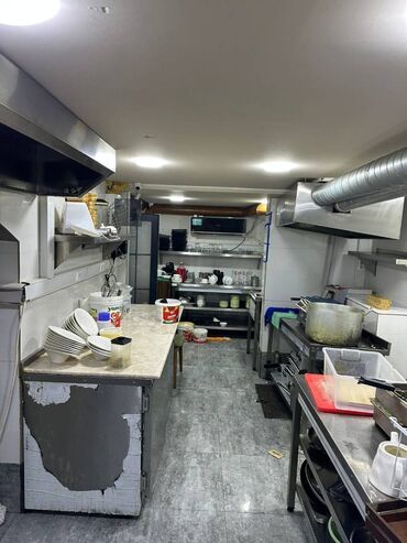 Restoran, kafelər: Tolstoy Pub icarəyə verilir. obyektdə bütün avadanlıqlar var və işlək — 10