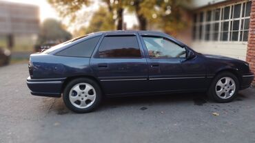 Opel: Opel Vectra A liftback (5 qapı), tünd mavi rəng. Texniki — 9